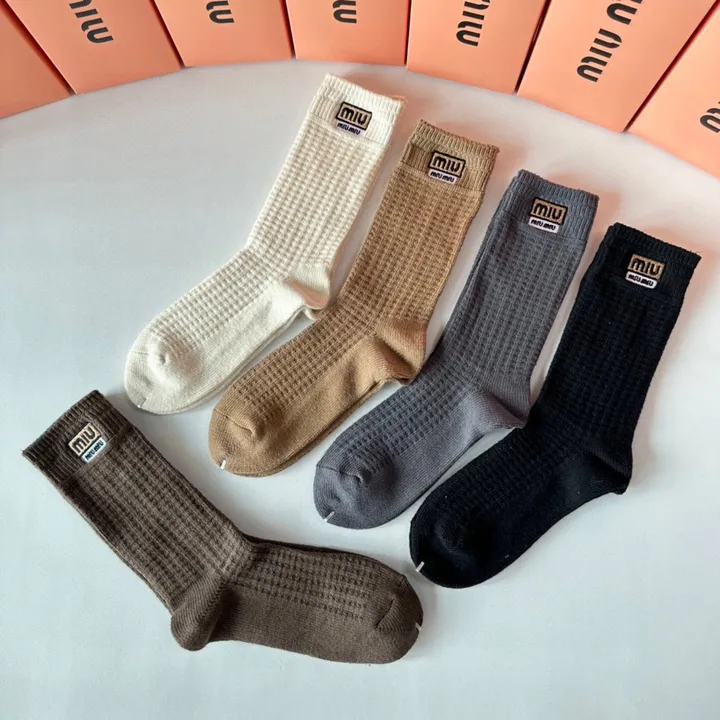 スーパーコピー ミュウミュウ 靴下