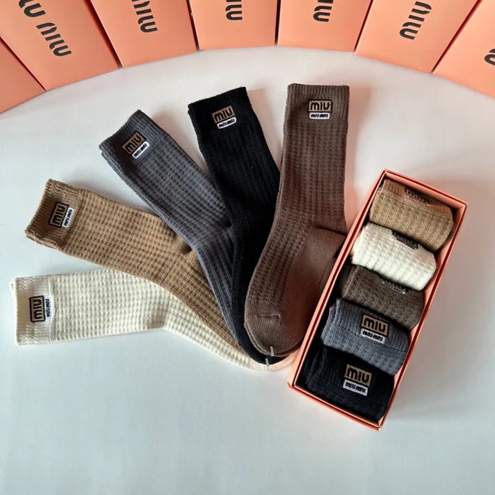 スーパーコピー ミュウミュウ 靴下