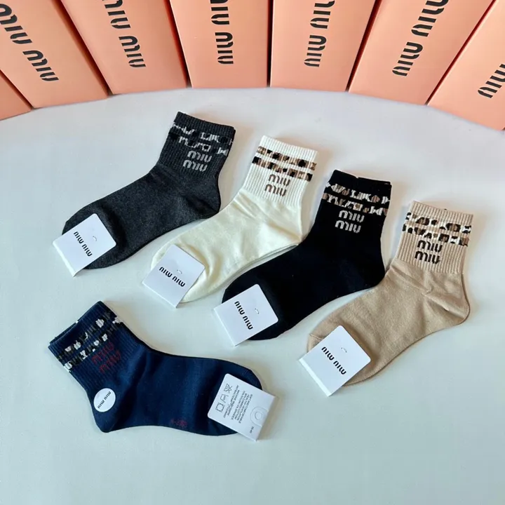 スーパーコピー ミュウミュウ 靴下