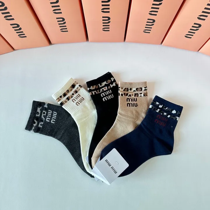 スーパーコピー ミュウミュウ 靴下