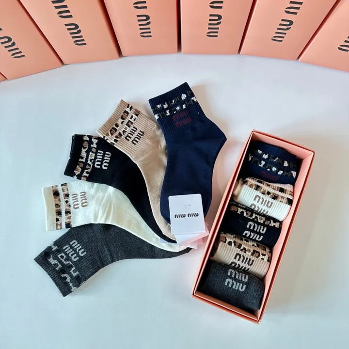 スーパーコピー ミュウミュウ 靴下