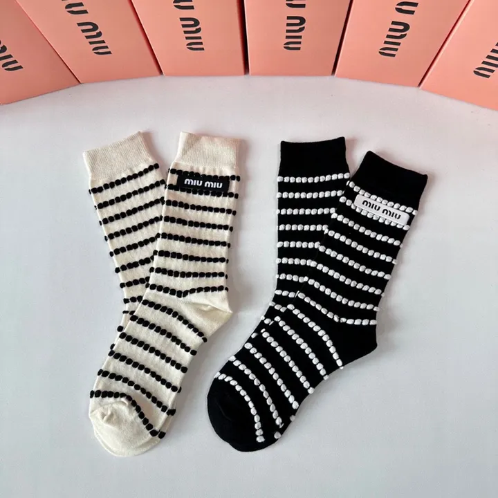 スーパーコピー ミュウミュウ 靴下