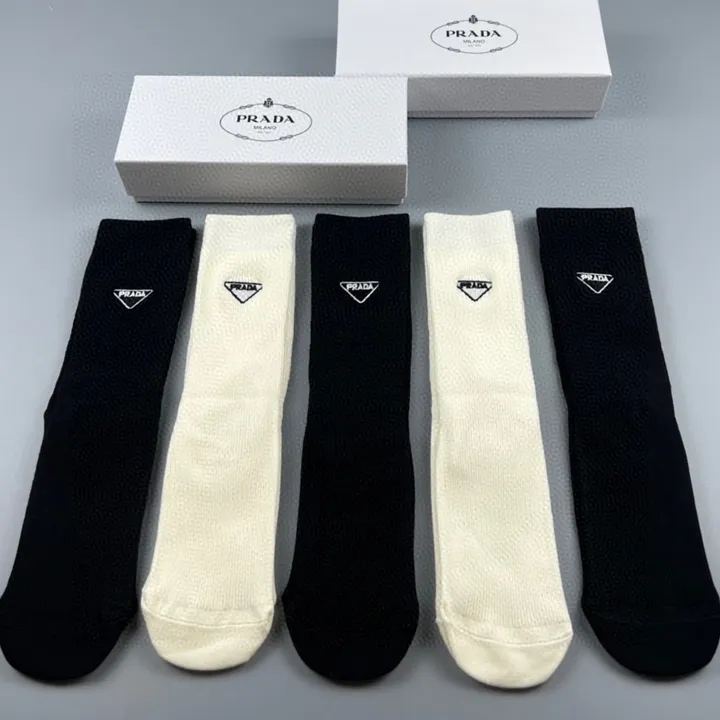 スーパーコピー プラダ 靴下