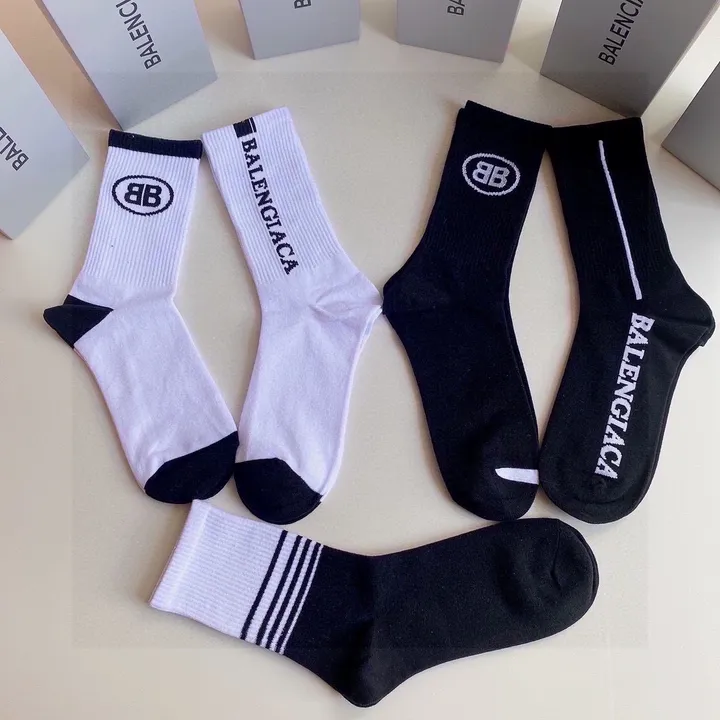 スーパーコピー バレンシアガ 靴下