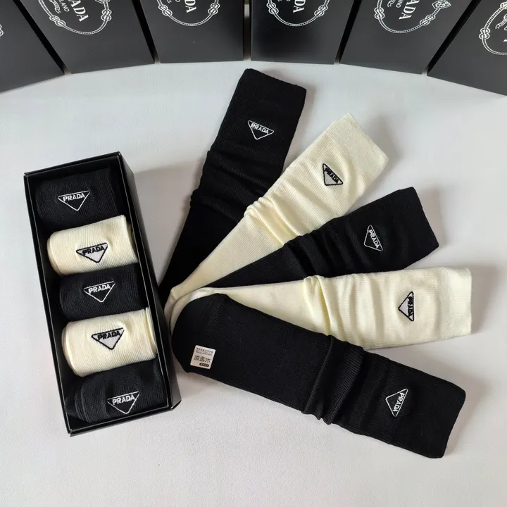 スーパーコピー セリーヌ 靴下