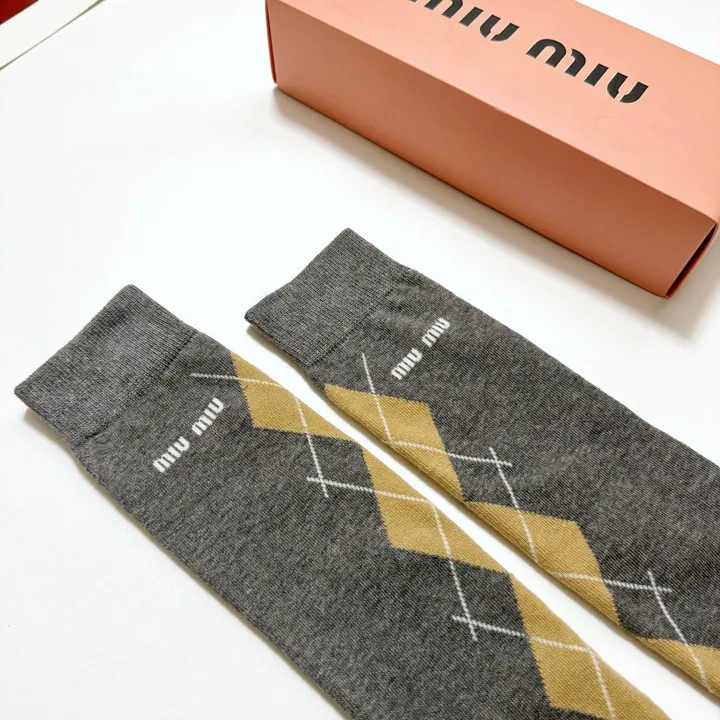 スーパーコピー ミュウミュウ 靴下