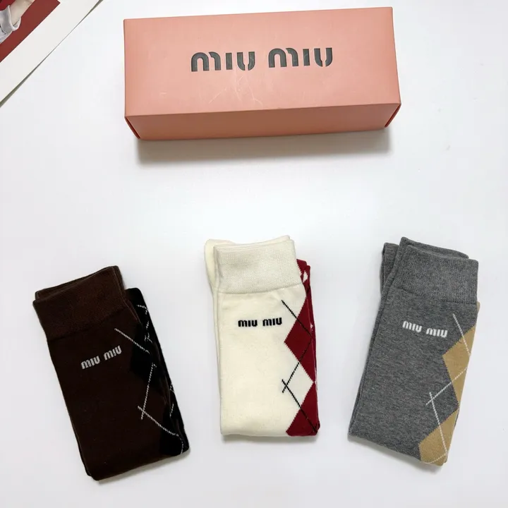 スーパーコピー ミュウミュウ 靴下