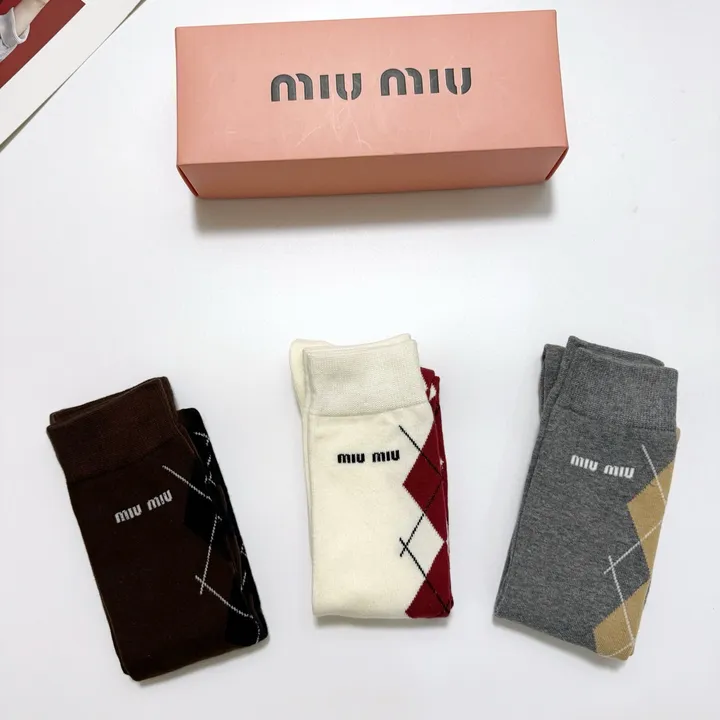 スーパーコピー ミュウミュウ 靴下
