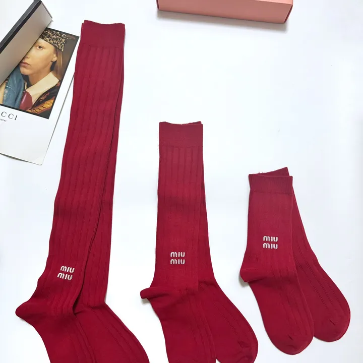 スーパーコピー ミュウミュウ 靴下