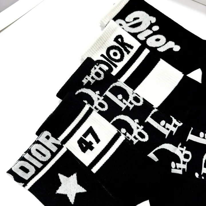 スーパーコピー ディオール 靴下