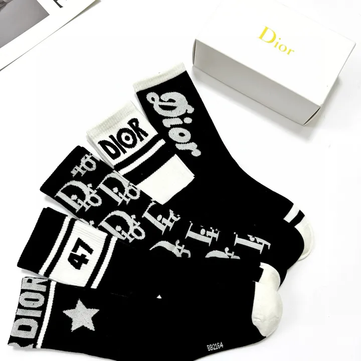 スーパーコピー ディオール 靴下