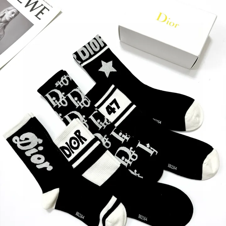 スーパーコピー ディオール 靴下