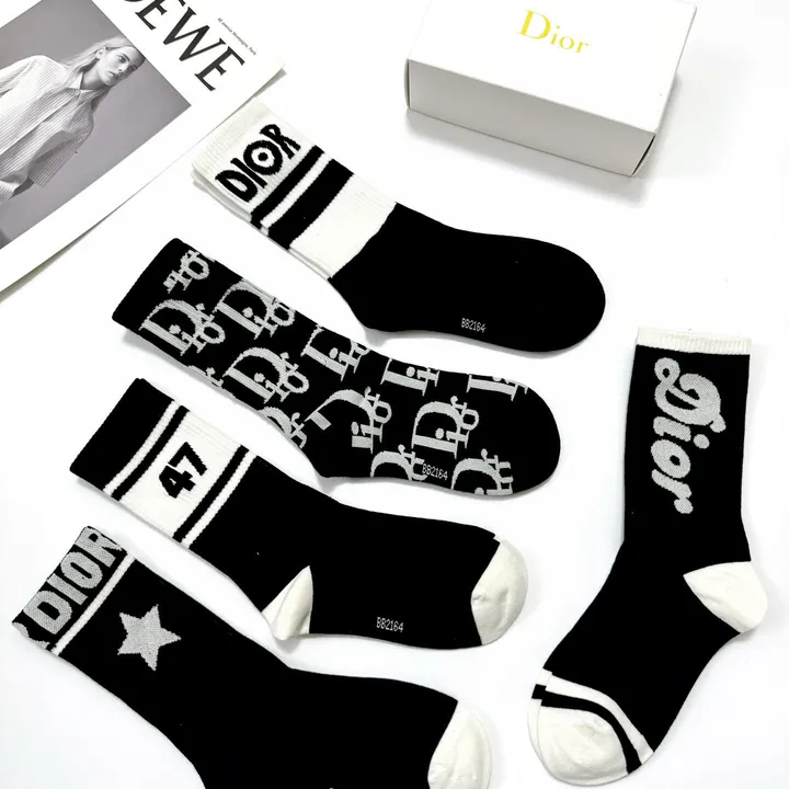 スーパーコピー ディオール 靴下