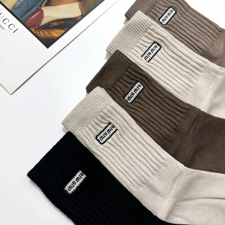 スーパーコピー ミュウミュウ 靴下