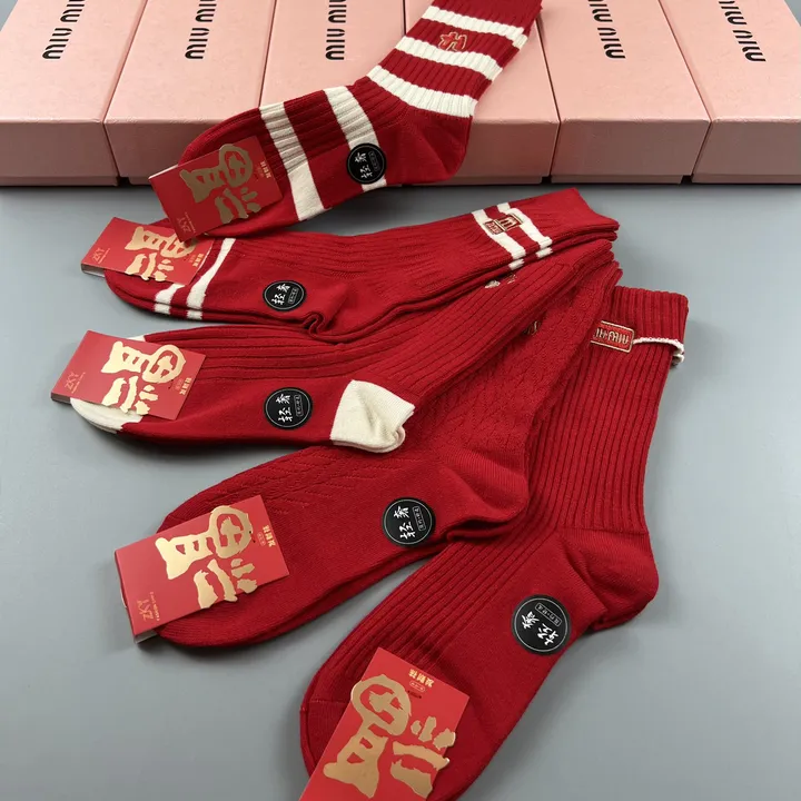 スーパーコピー ミュウミュウ 靴下