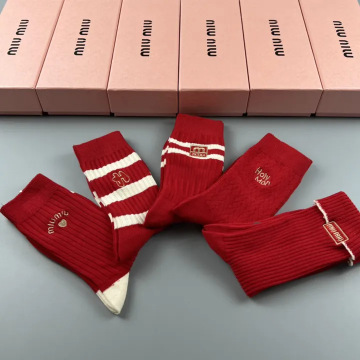 スーパーコピー ミュウミュウ 靴下