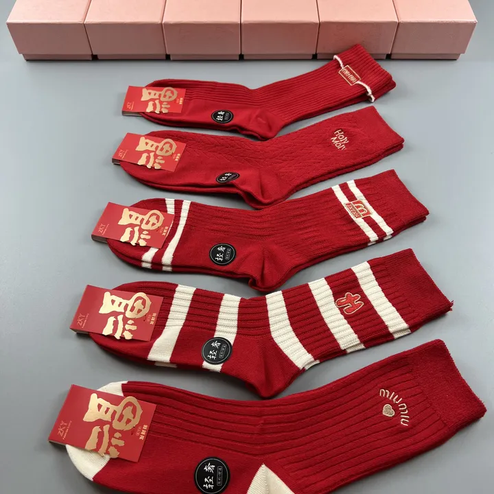 スーパーコピー ミュウミュウ 靴下