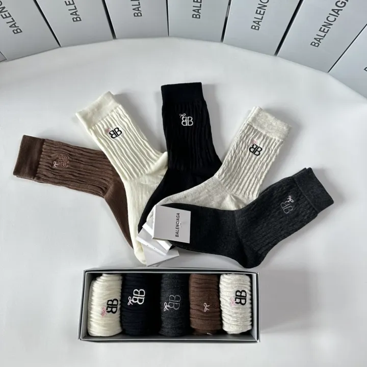 スーパーコピー バレンシアガ 靴下