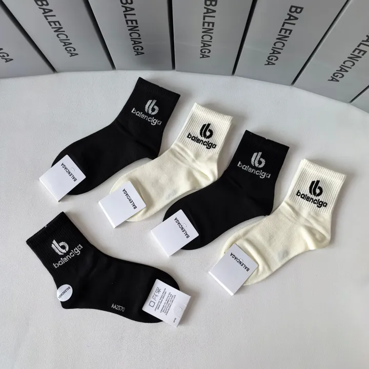 スーパーコピー バレンシアガ 靴下