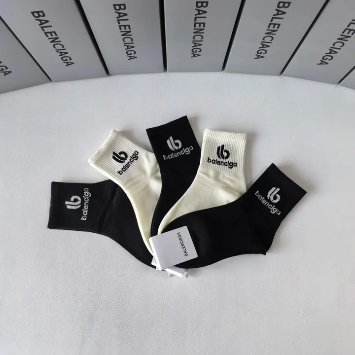 スーパーコピー バレンシアガ 靴下