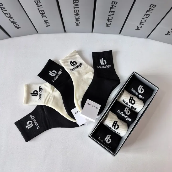 スーパーコピー バレンシアガ 靴下