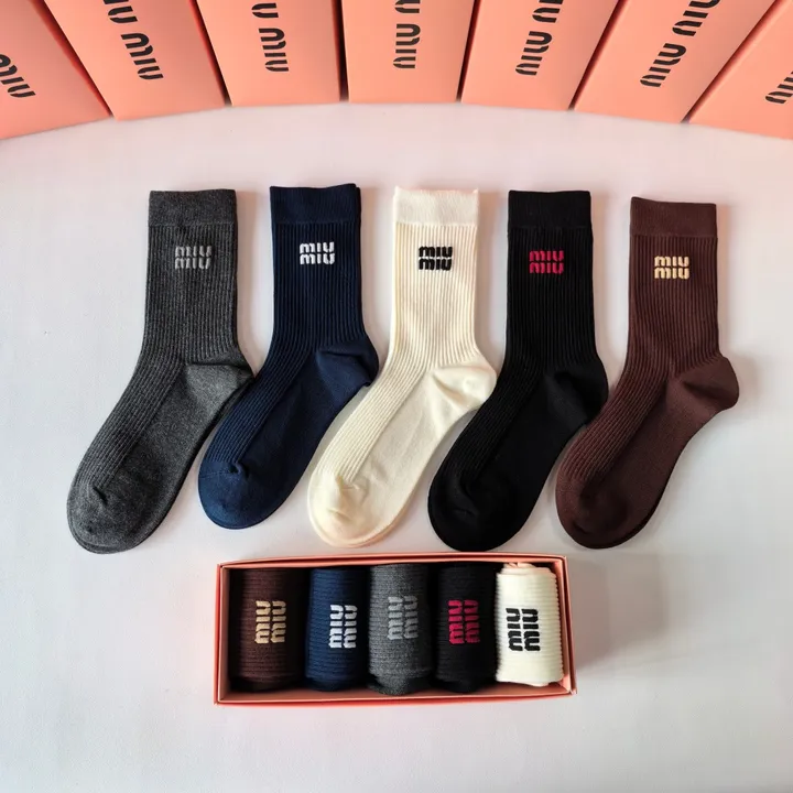 スーパーコピー ミュウミュウ 靴下