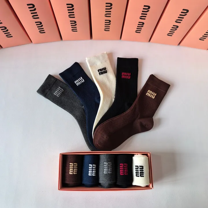 スーパーコピー ミュウミュウ 靴下