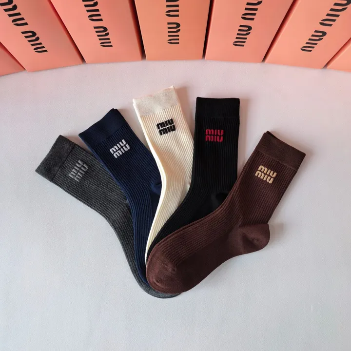 スーパーコピー ミュウミュウ 靴下