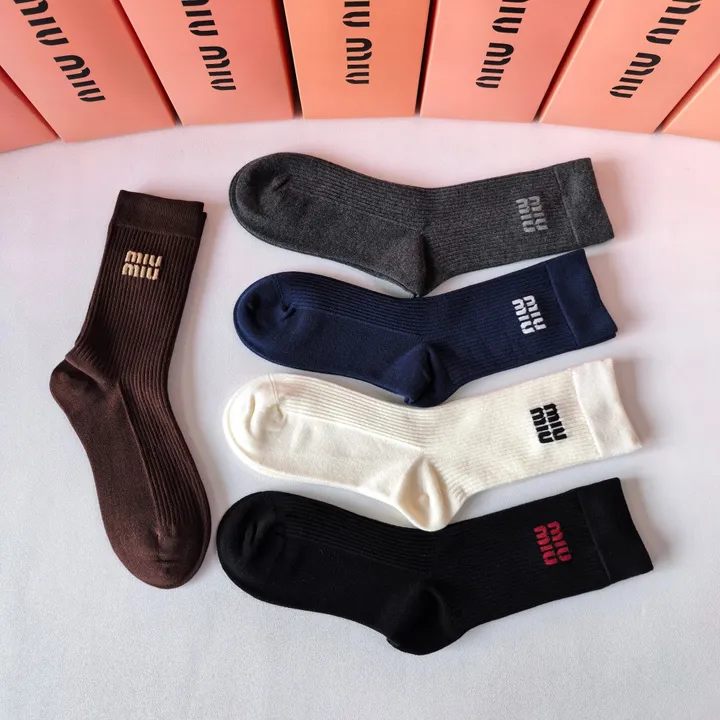 スーパーコピー ミュウミュウ 靴下