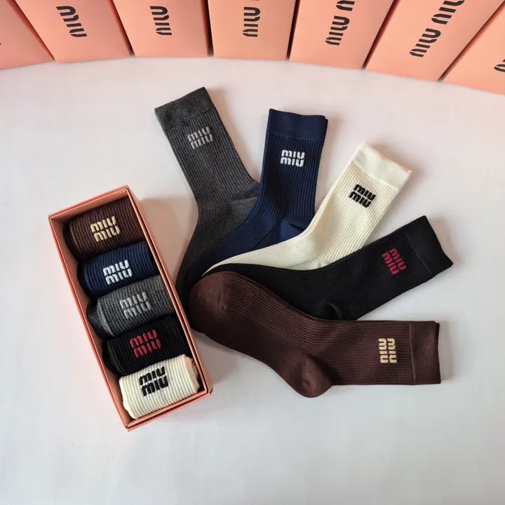 スーパーコピー ミュウミュウ 靴下