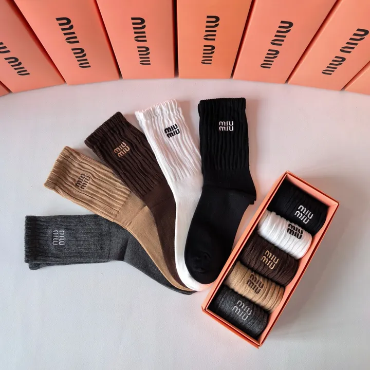 スーパーコピー ミュウミュウ 靴下