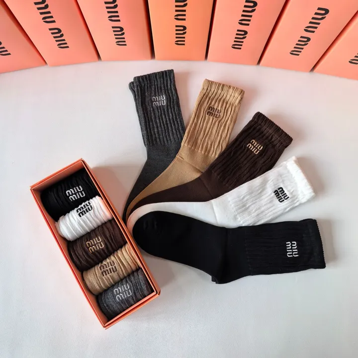 スーパーコピー ミュウミュウ 靴下