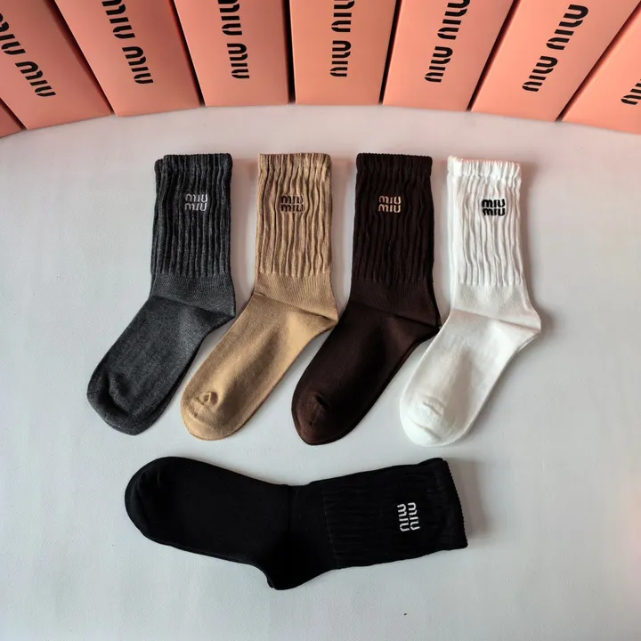 スーパーコピー ミュウミュウ 靴下