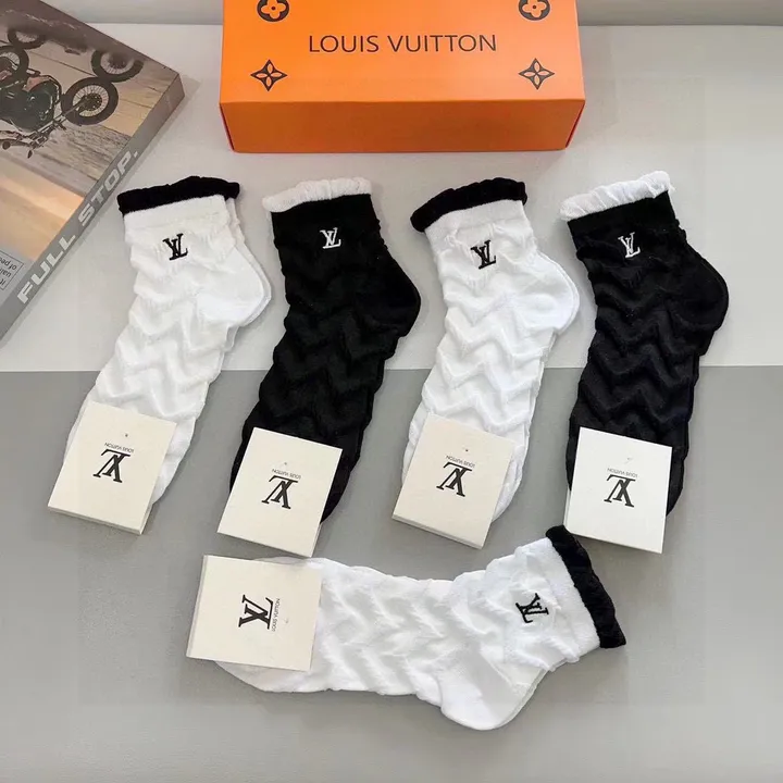 スーパーコピー ルイヴィトン 靴下
