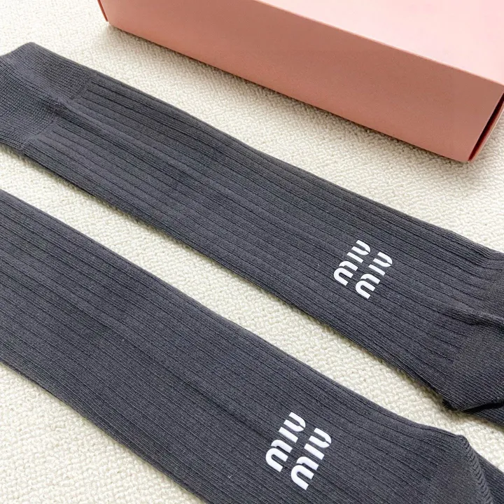 スーパーコピー ミュウミュウ 靴下