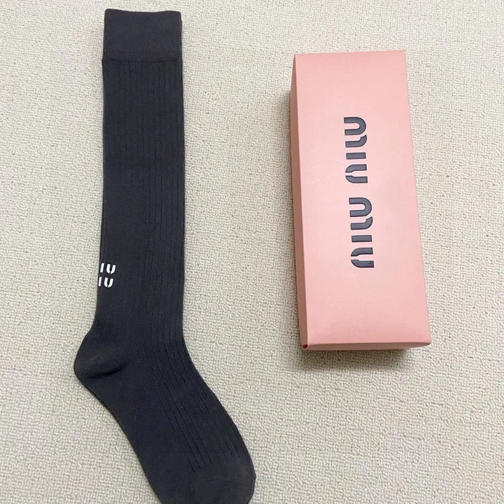 スーパーコピー ミュウミュウ 靴下
