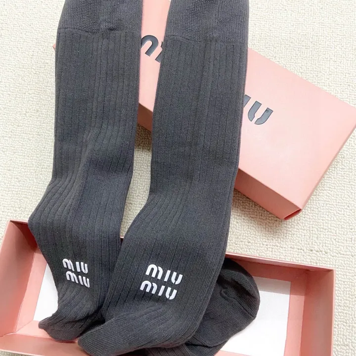 スーパーコピー ミュウミュウ 靴下