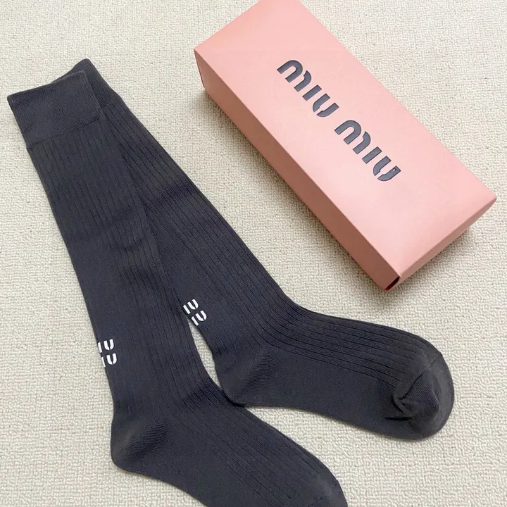スーパーコピー ミュウミュウ 靴下