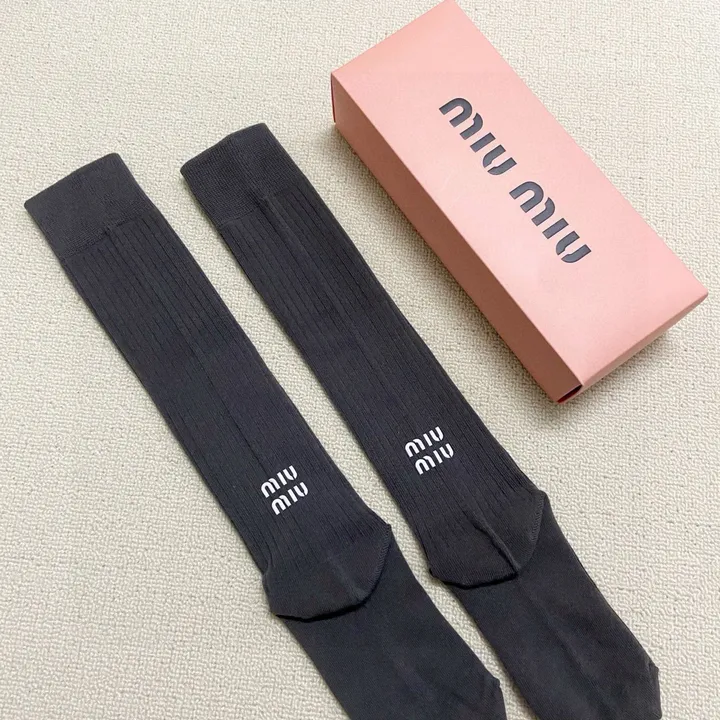 スーパーコピー ミュウミュウ 靴下