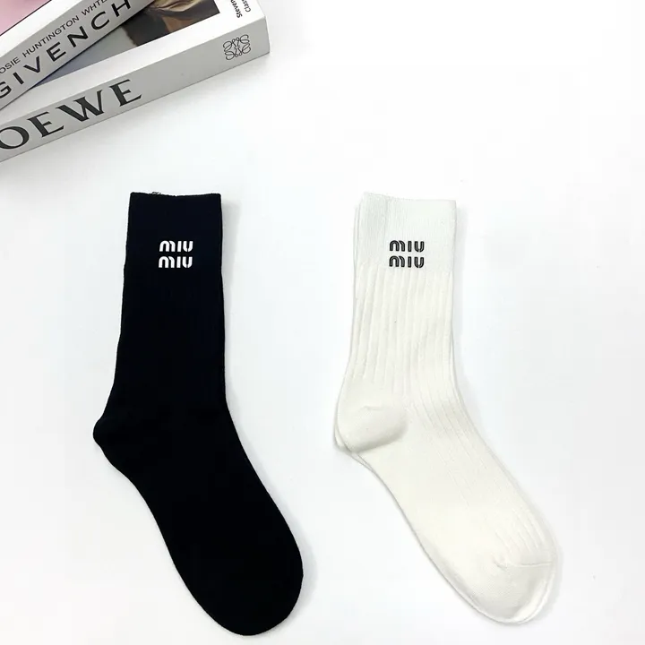 スーパーコピー ミュウミュウ 靴下