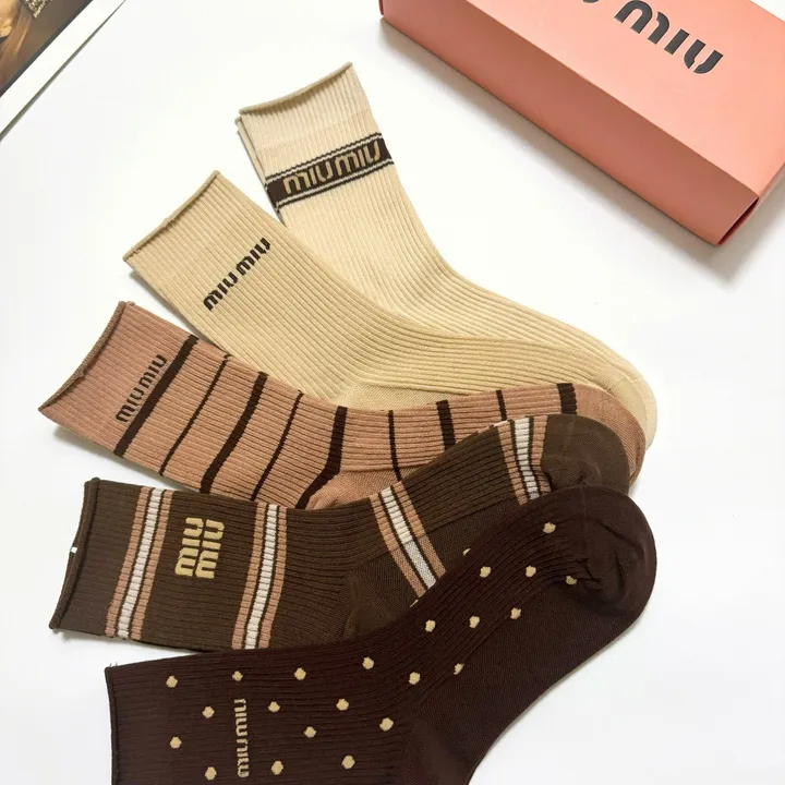 スーパーコピー ミュウミュウ 靴下