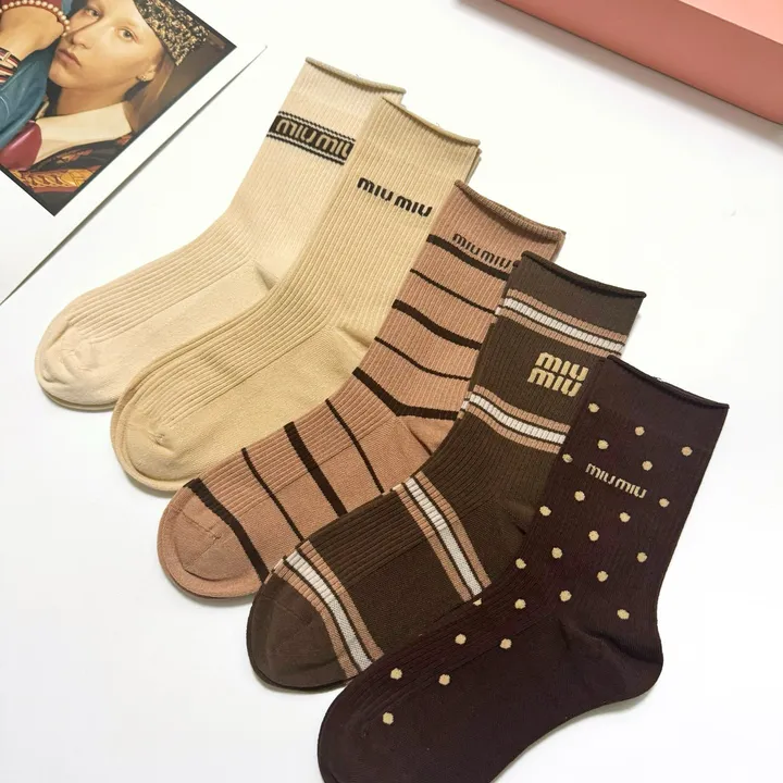 スーパーコピー ミュウミュウ 靴下