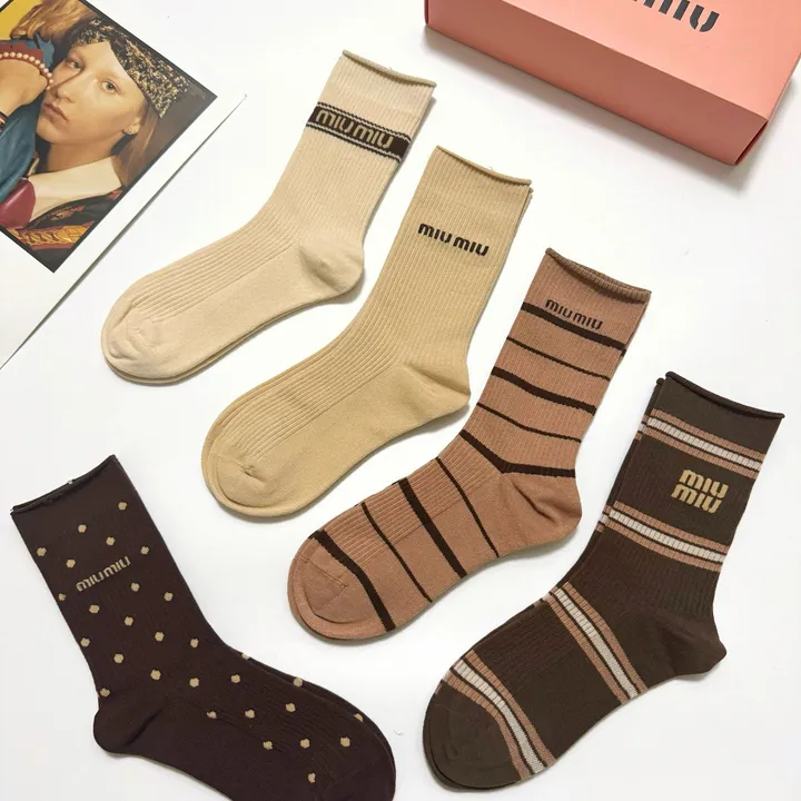 スーパーコピー ミュウミュウ 靴下