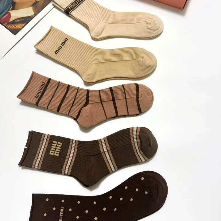 スーパーコピー ミュウミュウ 靴下