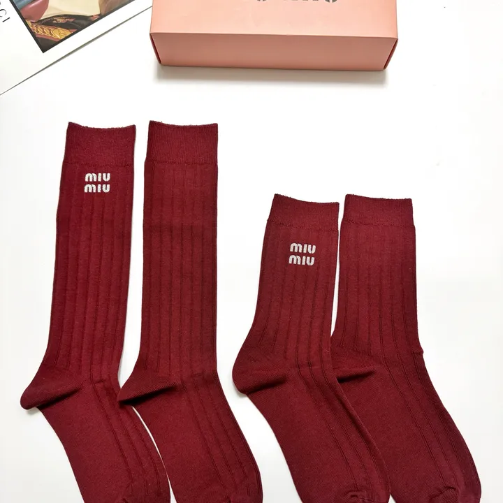 スーパーコピー ミュウミュウ 靴下