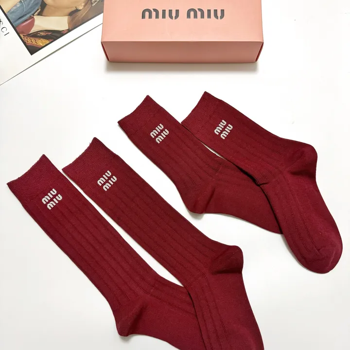 スーパーコピー ミュウミュウ 靴下