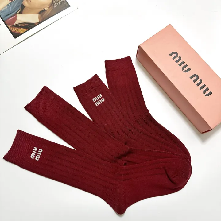 スーパーコピー ミュウミュウ 靴下