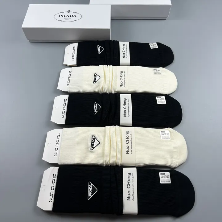 スーパーコピー バレンシアガ 靴下