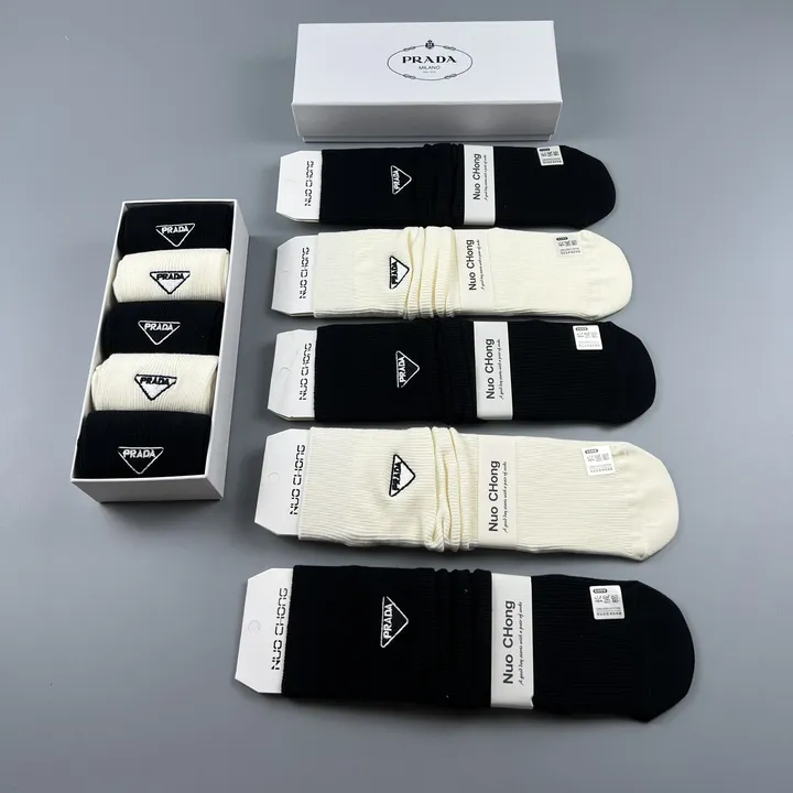 スーパーコピー バレンシアガ 靴下