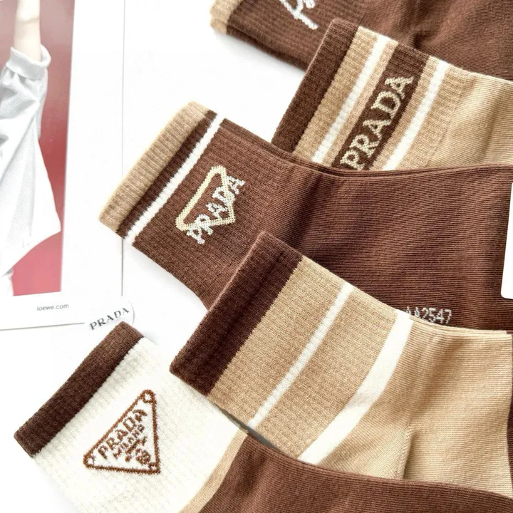 スーパーコピー プラダ 靴下